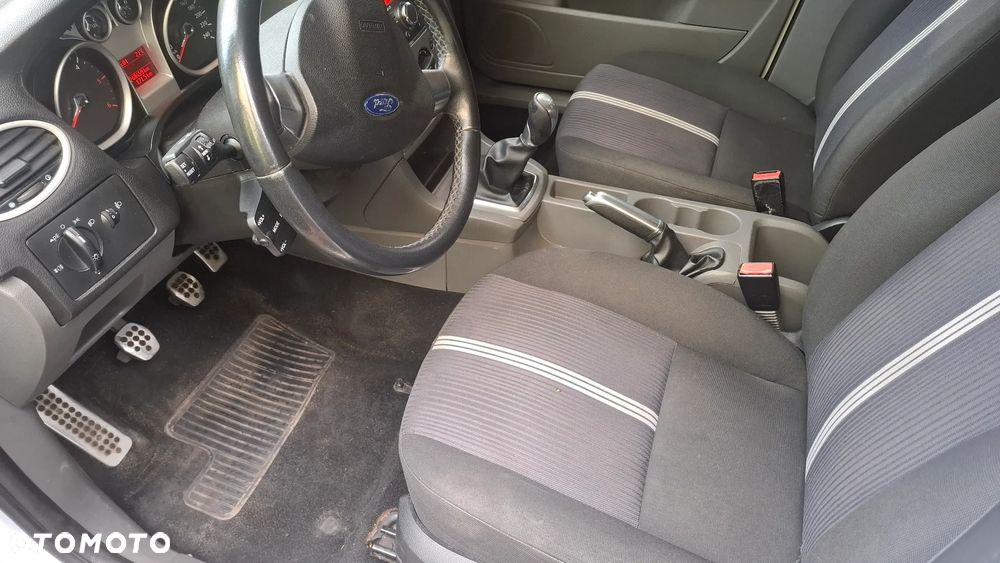 Ford Focus 1.6 TDCi Ambiente - 11