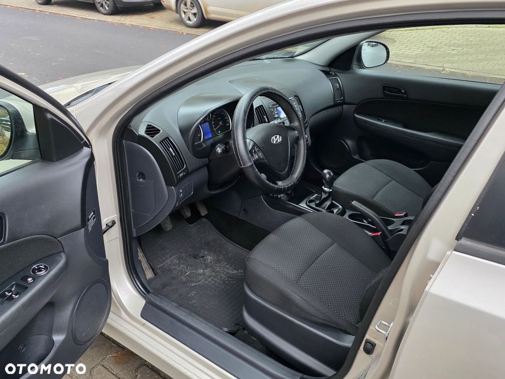 Hyundai i30 1.6 CRDi Comfort World Cup - 8