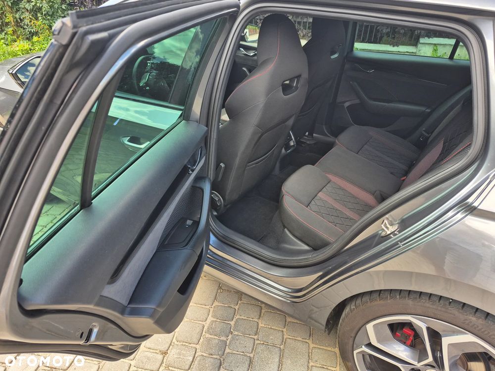 Skoda Octavia Combi 2.0 TDI DSG 4x4 RS - 18