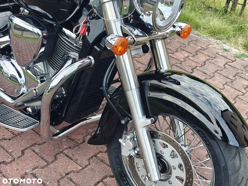 Suzuki Intruder - 8