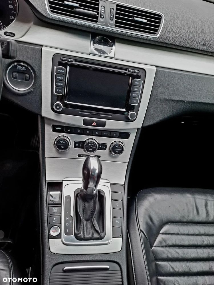 Volkswagen Passat 2.0 TDI DPF DSG Highline - 16