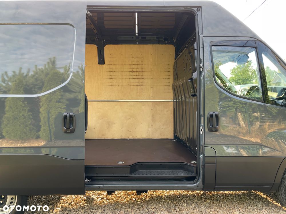 Iveco Daily - 12