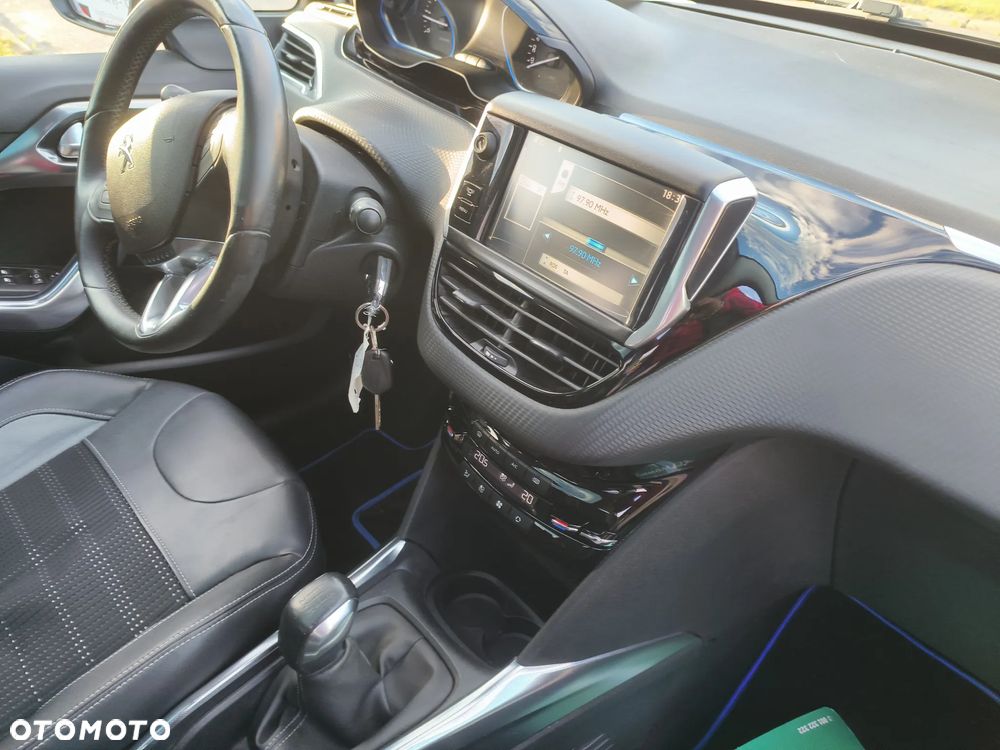 Peugeot 2008 PureTech 82 Allure - 16