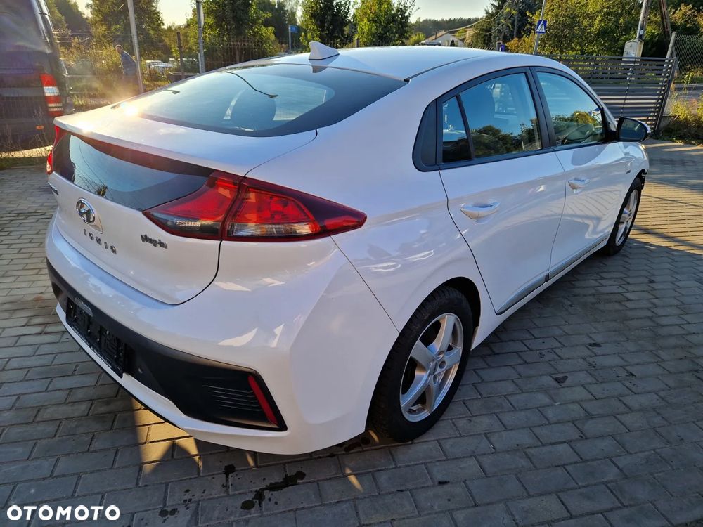 Hyundai IONIQ - 9