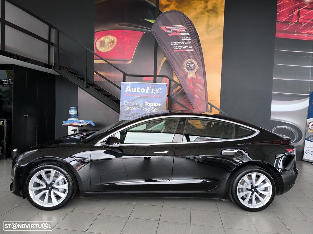 Tesla Model 3 - 3