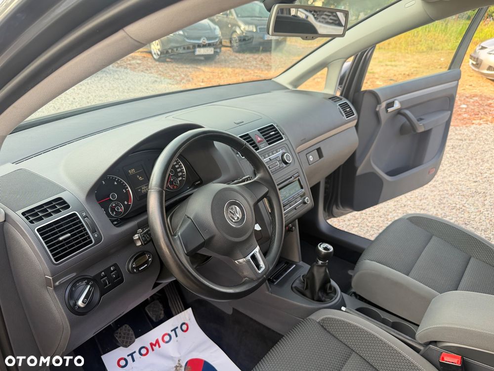 Volkswagen Touran 2.0 TDI DPF MATCH - 17