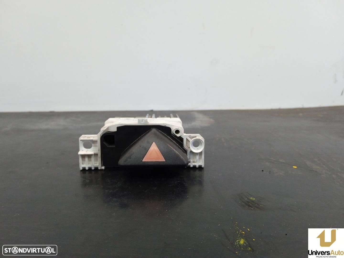 BOTÃO DE EMERGÊNCIA FORD FOCUS SEDAN 2001 -98AG13A350AE - 3