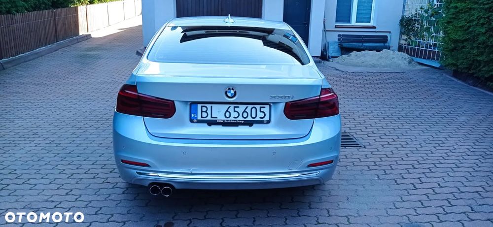 BMW Seria 3 330i - 10