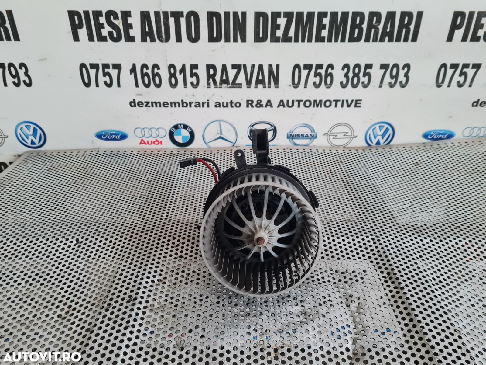 Aeroterma Bord Ventilator Habitaclu Audi A4 B8 A5 8T Volan Stanga An 2007-2008-2009-2010-2011-2012- - 1