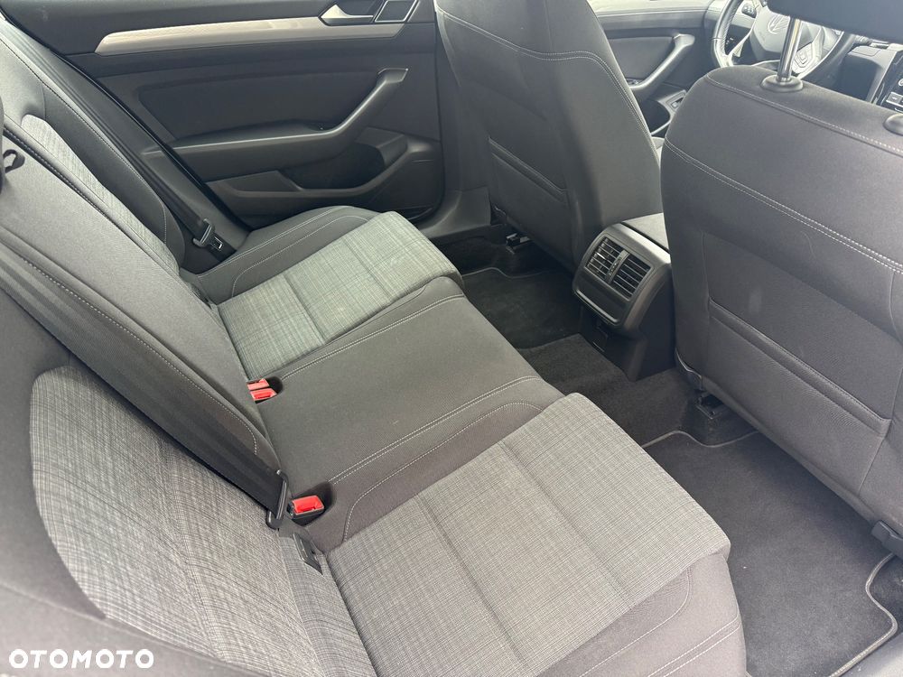 Volkswagen Passat 1.5 TSI EVO Business - 18