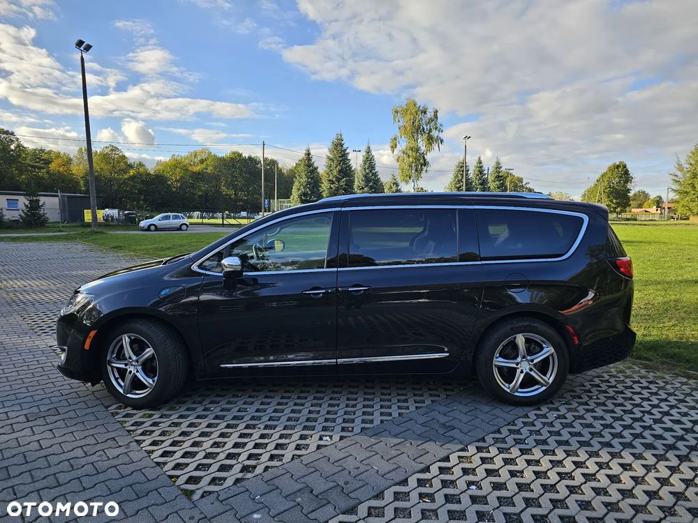 Chrysler Pacifica - 2