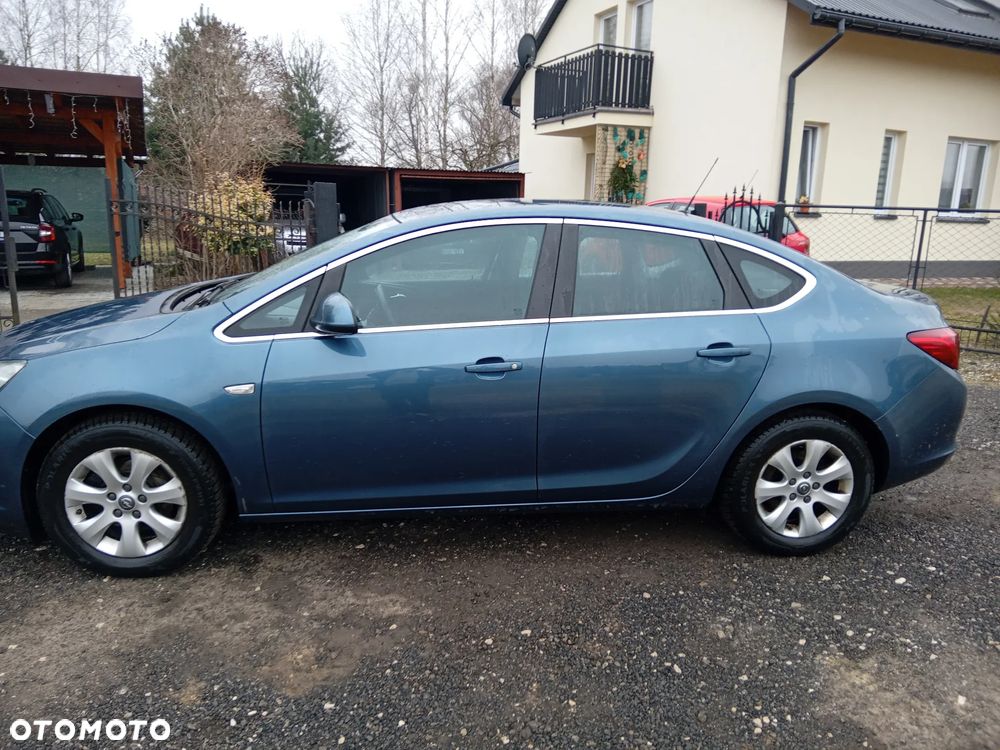 Opel Astra IV 1.6 CDTI Energy - 3