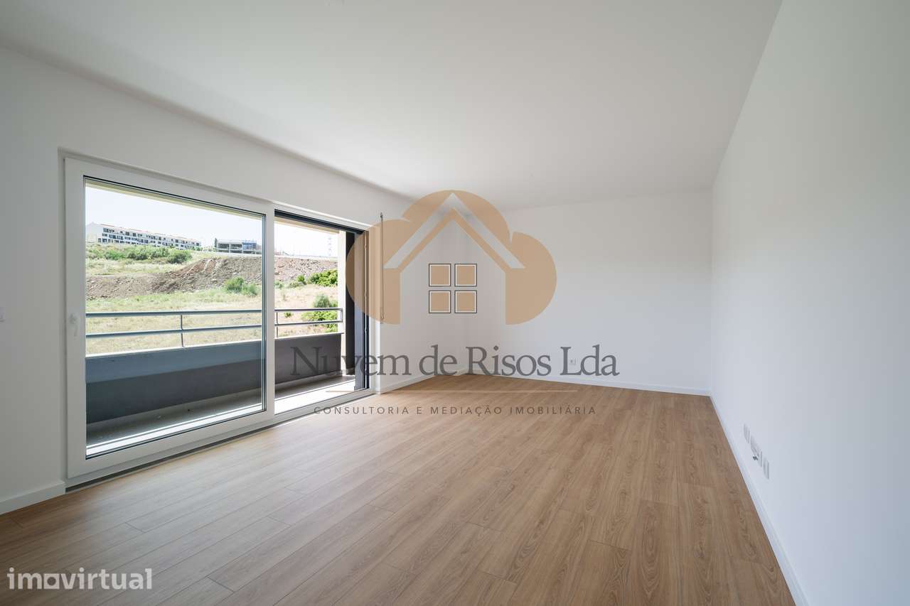 Apartamento T3 com varanda e garagem em Loures - Grande imagem: 3/28