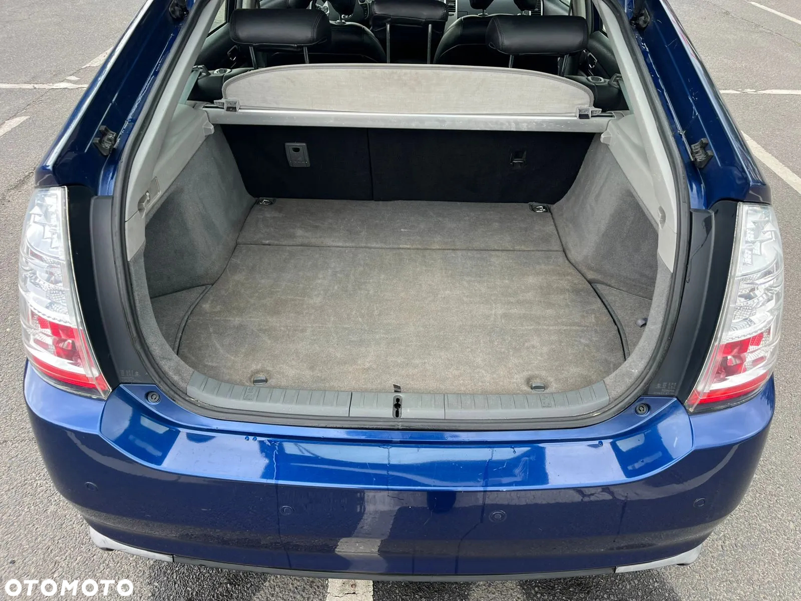 Toyota Prius (Hybrid) - 14
