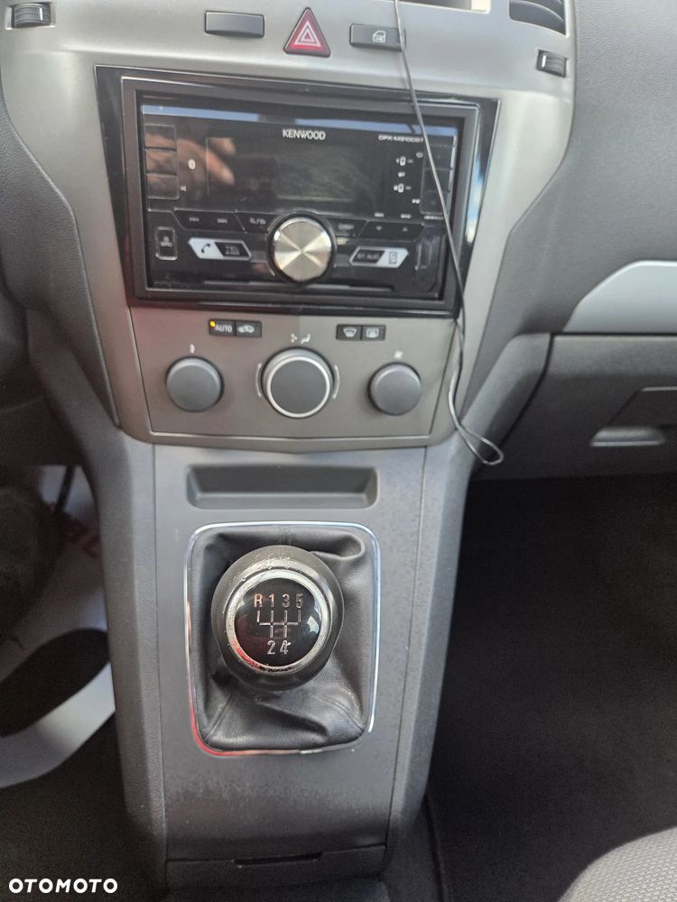 Opel Zafira - 11