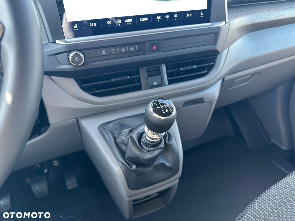 Volkswagen Transporter Transporter Furgon Plussilnik: 2,0 l TDI 150 KM / skrzynia biegów: 6-biegowa manualna rozstaw osi: 3500 mm - 24