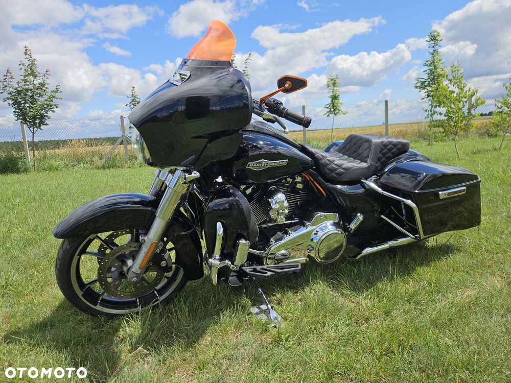Harley-Davidson Touring Street Glide - 13