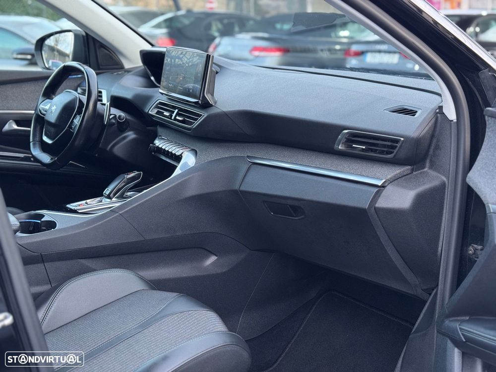 Peugeot 5008 1.5 BlueHDi Allure Pack EAT8 - 22