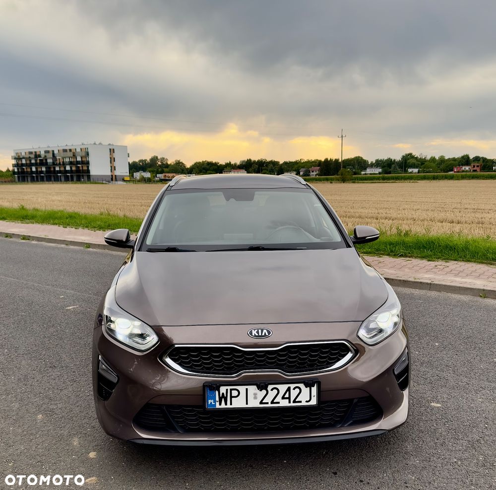Kia Ceed 1.4 T-GDI L Business Line DCT - 11