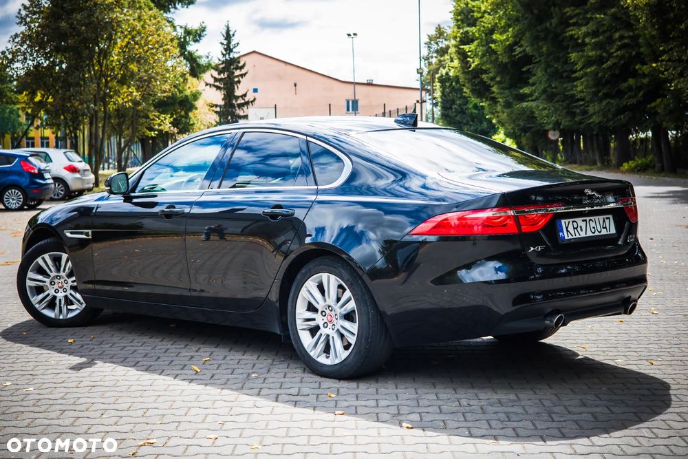 Jaguar XF 2.0 i4D AWD Prestige - 2