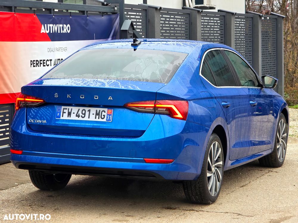 Skoda Octavia 2.0 TDI DSG Sportline - 4