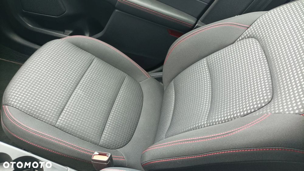 Ford Kuga 2.5 FHEV FWD ST-Line - 32