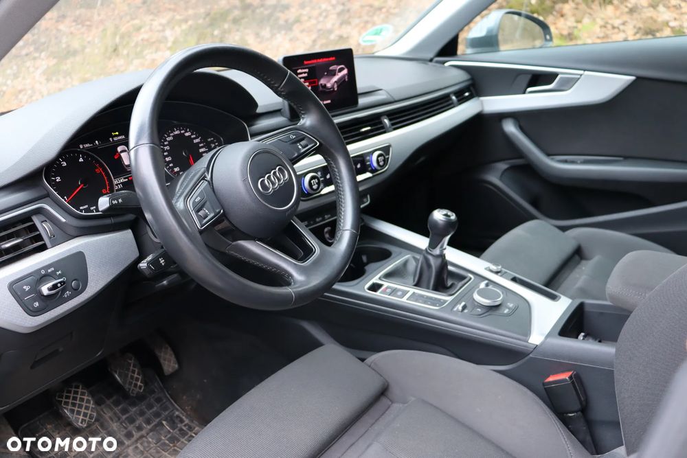 Audi A4 Avant 2.0 TDI DPF clean diesel S line Sportpaket - 8