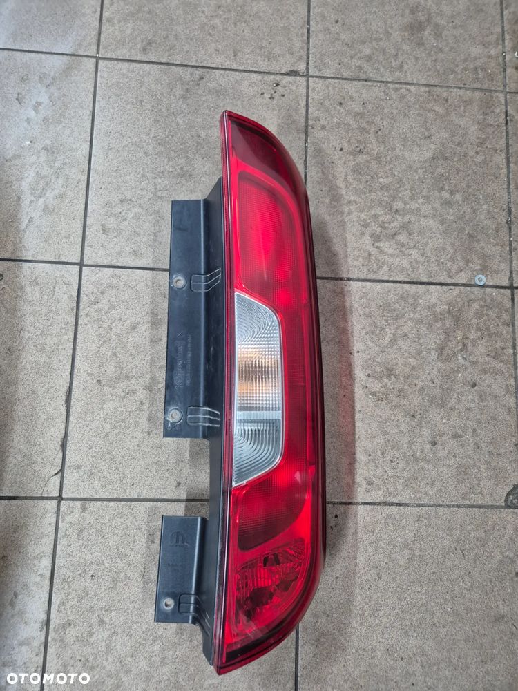 LAMPA PRAWA TYŁ FIAT DOBLO II LIFT  15-22r. - 1