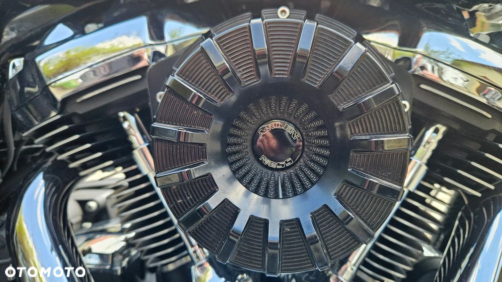 Harley-Davidson Touring Road King - 13