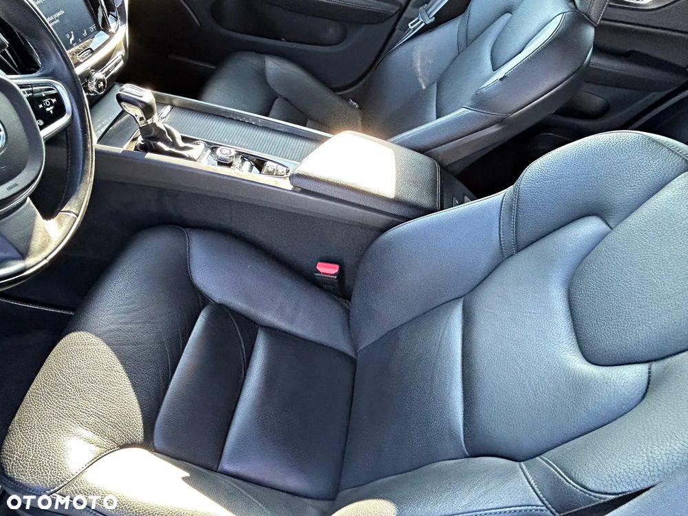Volvo V60 T5 Momentum Pro - 20