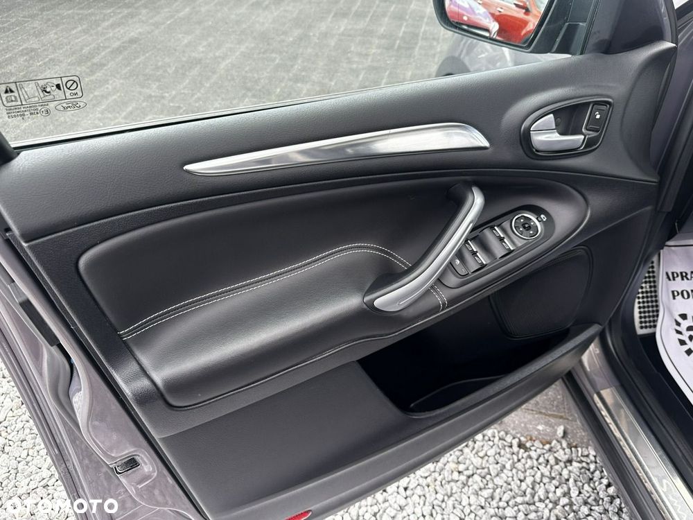 Ford S-Max - 16