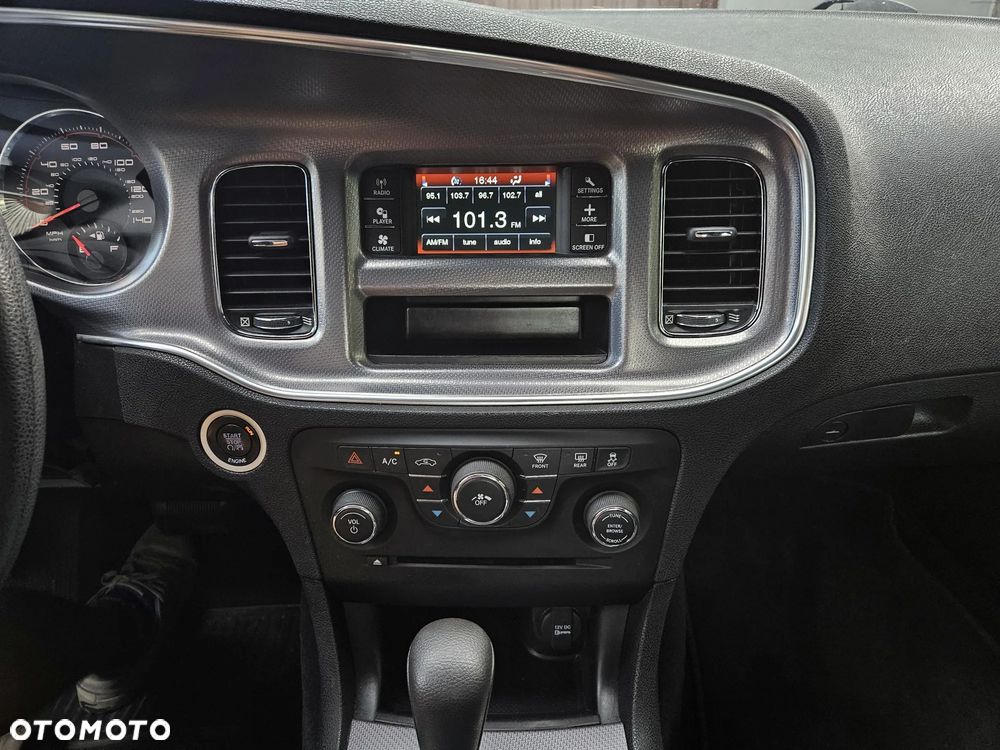 Dodge Charger 3.5 V6 SXT - 10