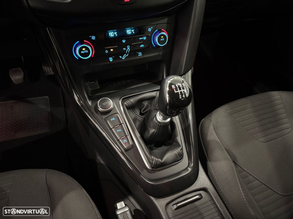 Ford Focus SW 1.5 TDCi Titanium - 37