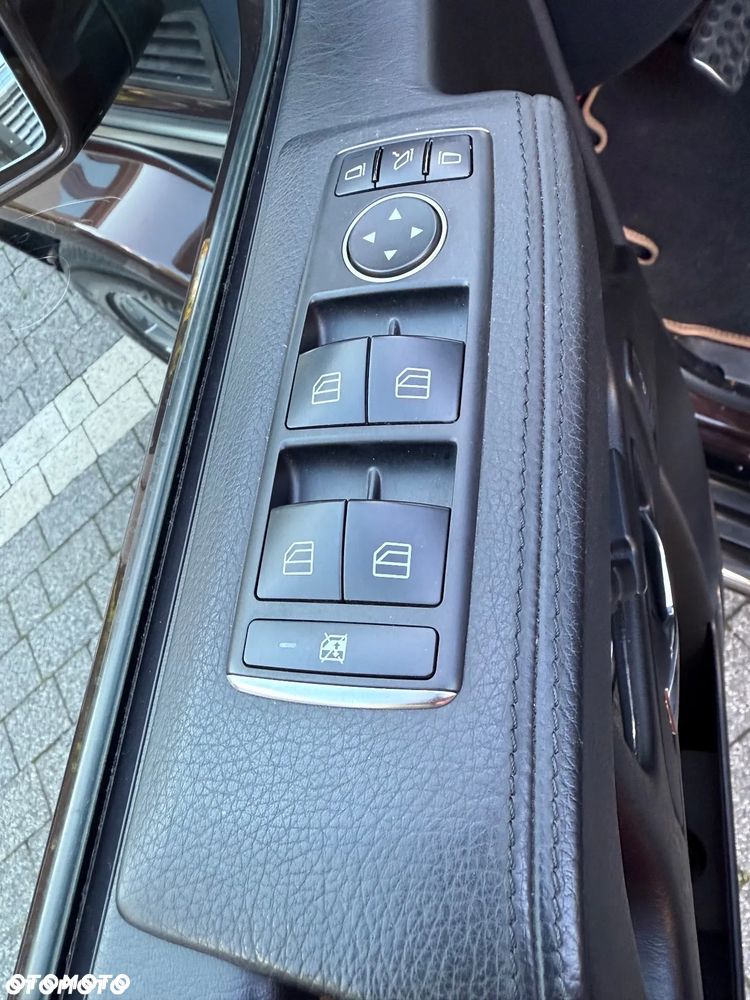 Mercedes-Benz Klasa G 63 AMG AMG SPEEDSHIFT 7G-TRONIC - 11