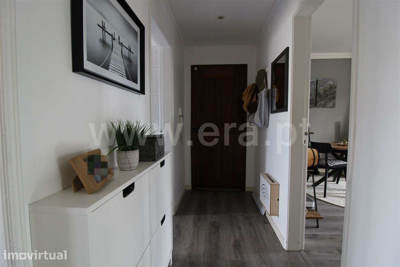 Apartamento T2 com varanda ; Quinta do Conde - Grande imagem: 5/17