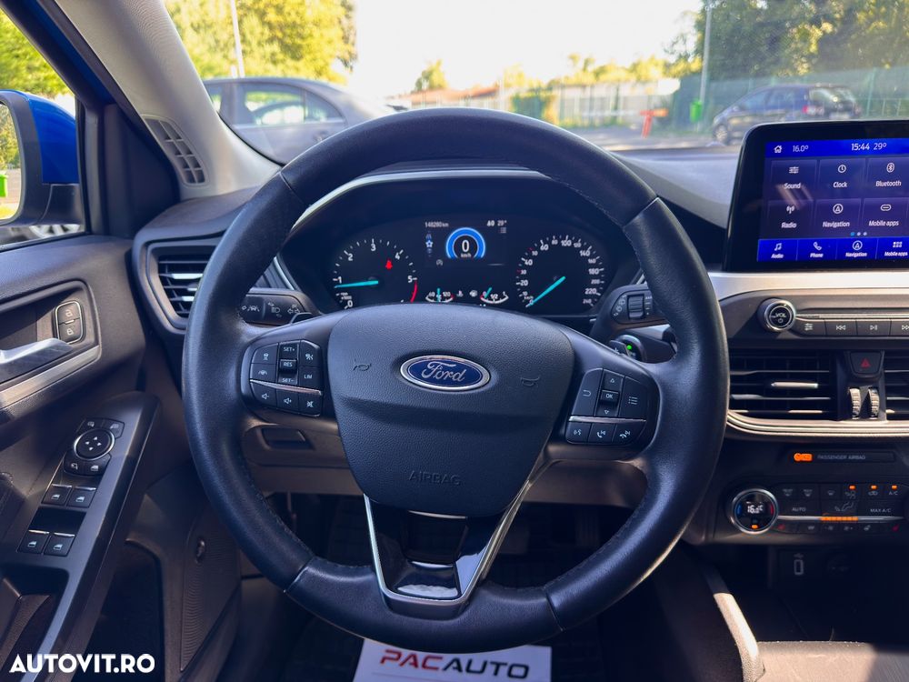 Ford Focus - 10