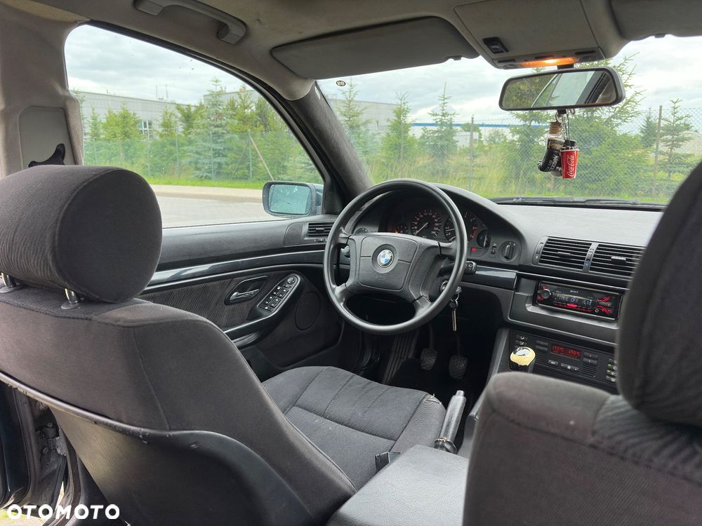 BMW Seria 5 520i - 11