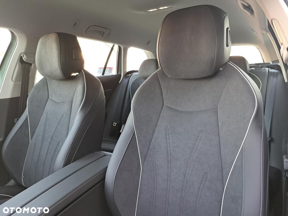 Volkswagen Passat - 11