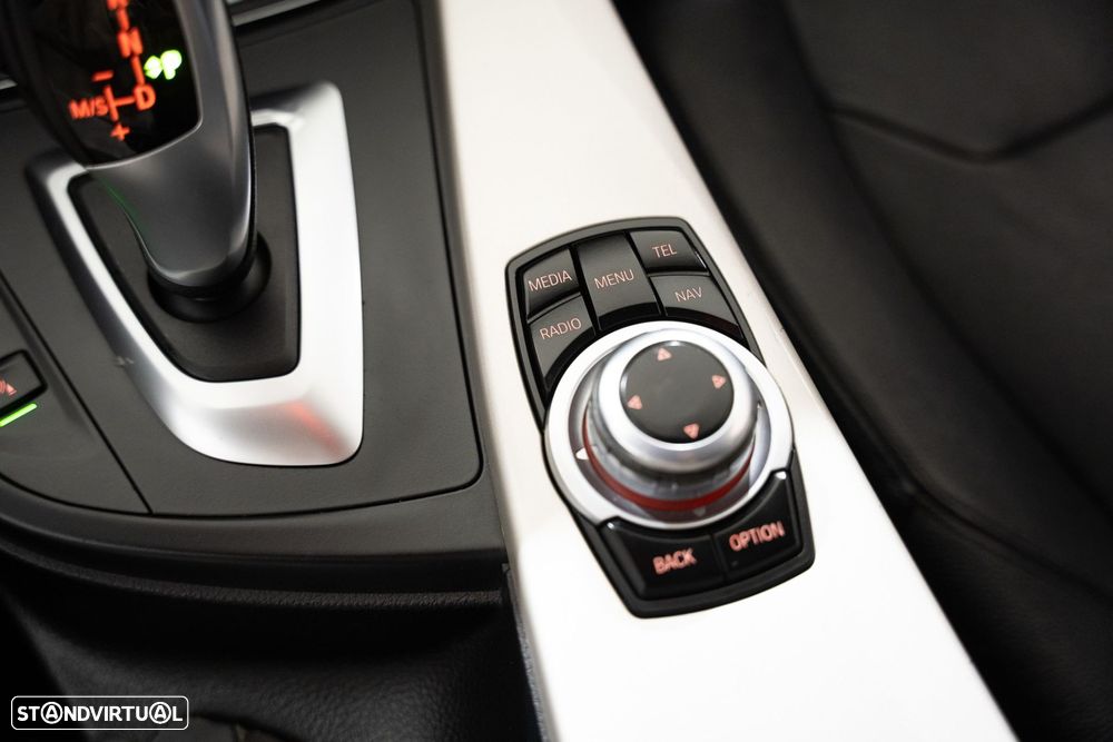 BMW 318 d Auto Line Sport - 15