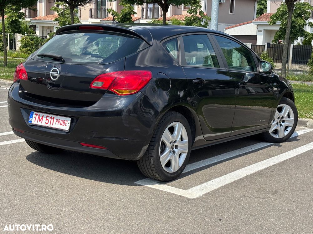 Opel Astra 1.7 CDTi Cosmo - 9