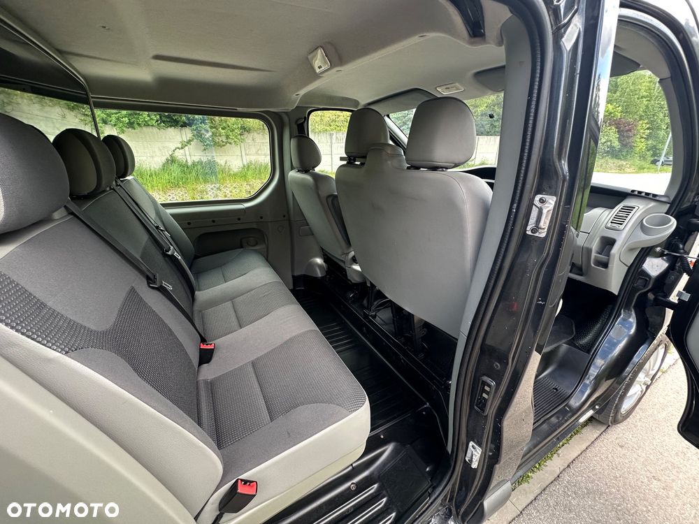 Opel Vivaro - 8
