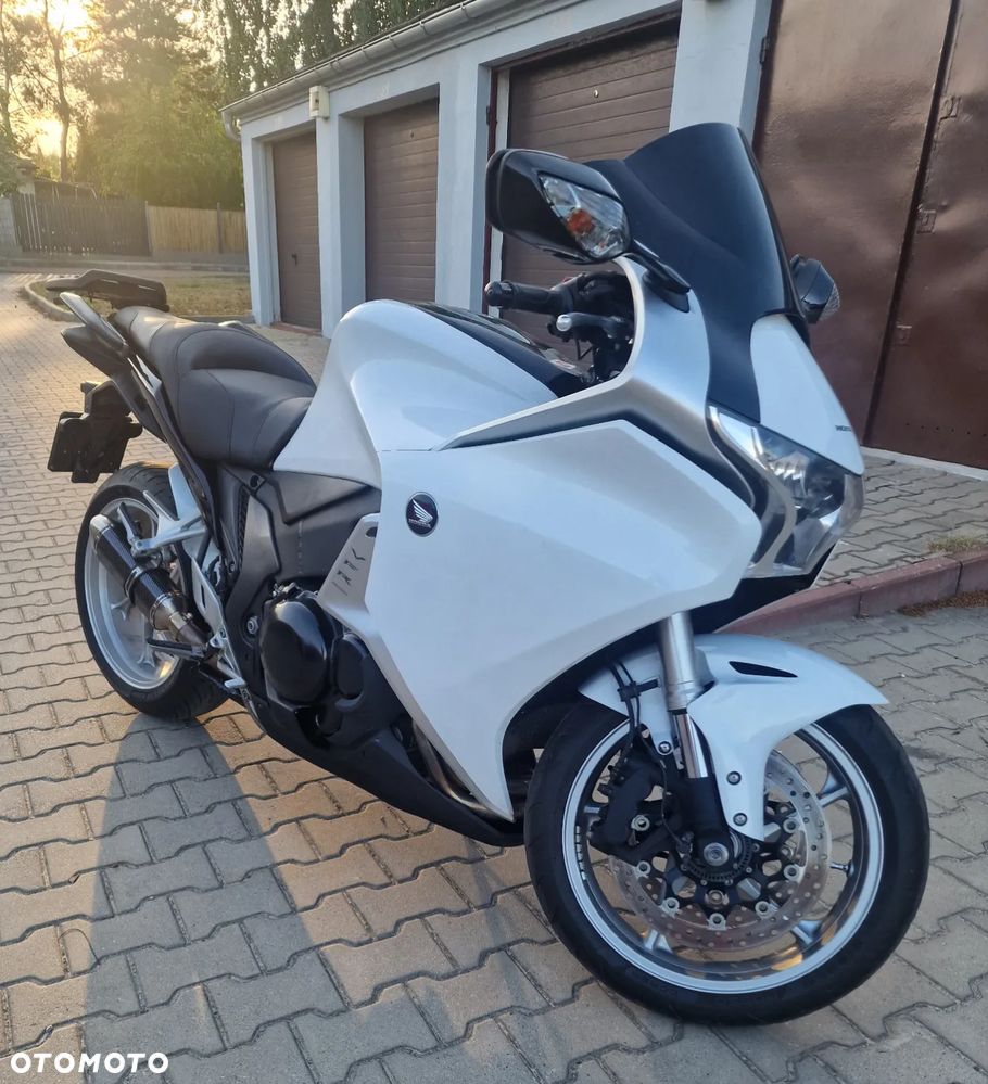 Honda VFR - 2