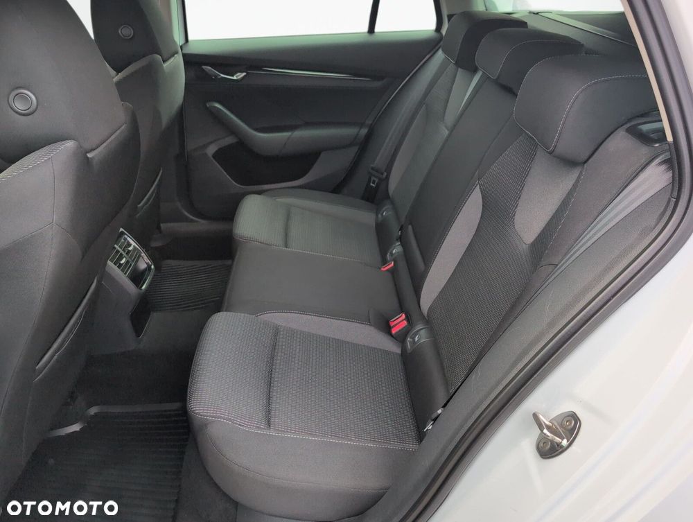 Skoda Octavia 2.0 TDI Ambition DSG - 11
