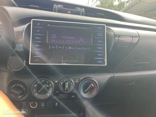 Toyota HILUX 4x4 150cv CAB/DUPLA - 10