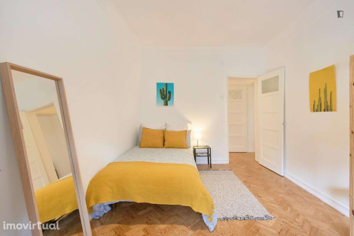 Quarto - localizado em Roma-Areeiro Lisbon - Grande imagem: 5/27