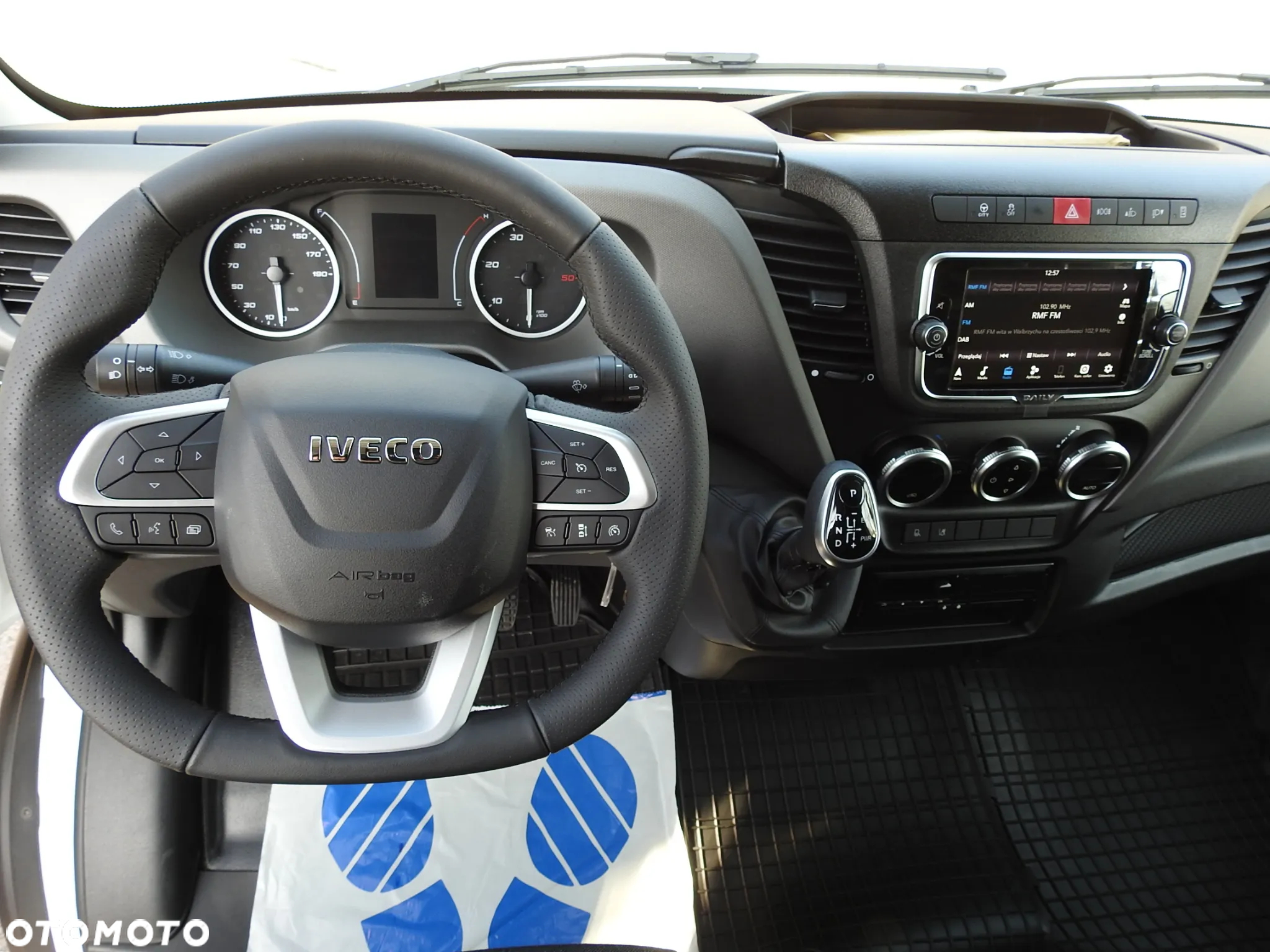 Iveco DAILY  72C180 NOWY PLANDEKA WINDA 14 PALET WEBASTO TEMPOMAT NAWIGACJA KLIMATYZACJA LEDY PNEUMATYKA AUTOMAT HI-MATIC BLIŹNIACZE KOŁA GWARANCJA 180KM [ 573597 ] - 32