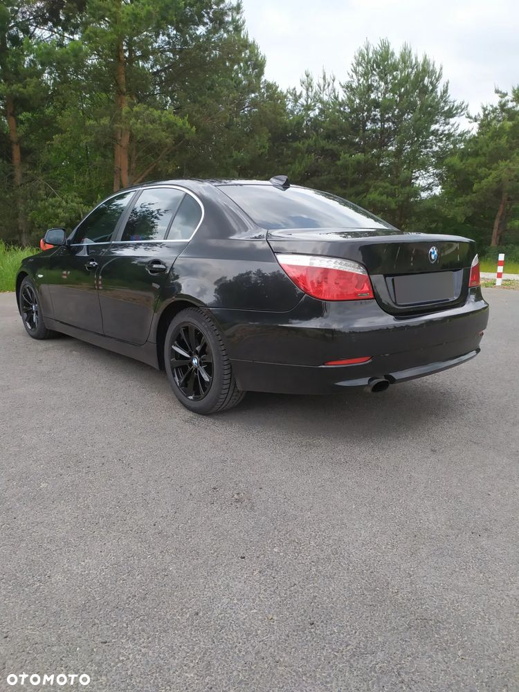 BMW Seria 5 520i - 11