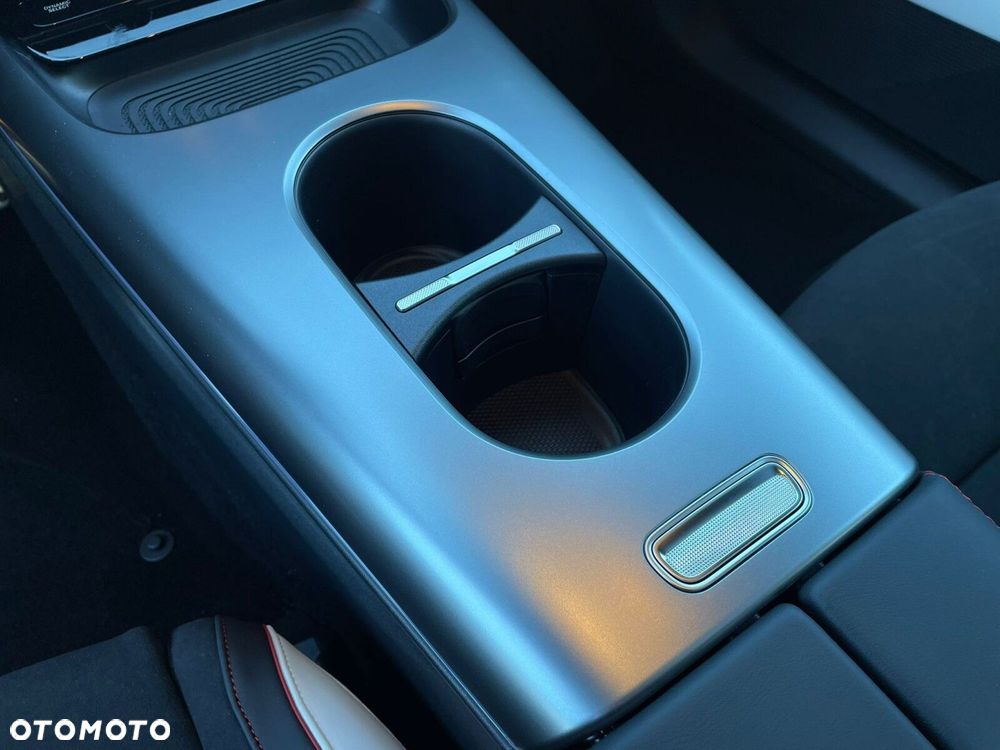 Mercedes-Benz CLA - 32