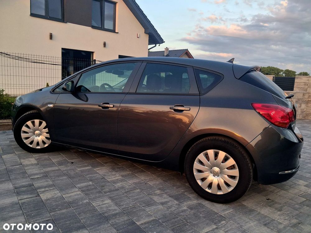 Opel Astra - 16