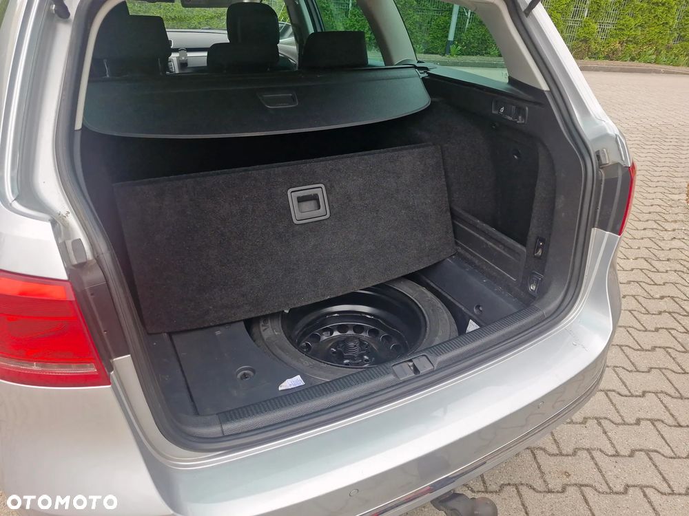 Volkswagen Passat 2.0 TDI DPF BlueMotion Technology Trendline - 11